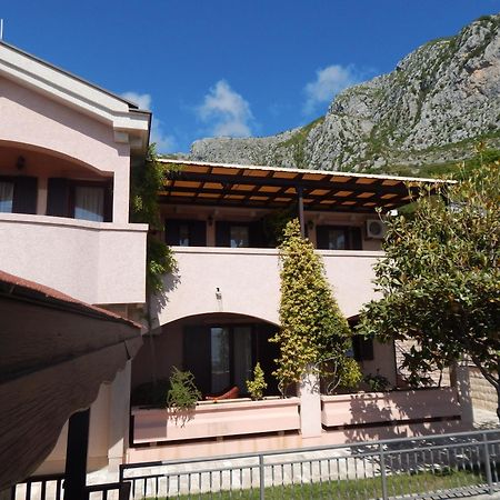 Apartmani Zona Sveti Stefan Esterno foto