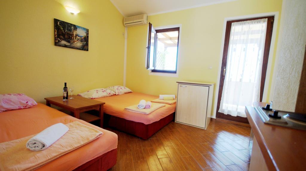 Apartmani Zona Sveti Stefan Esterno foto