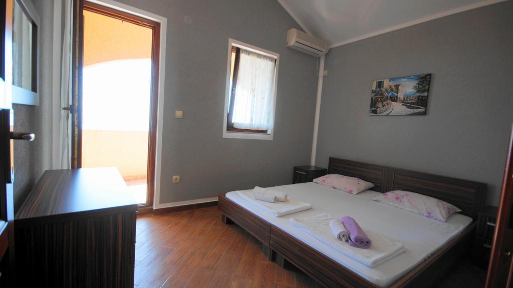 Apartmani Zona Sveti Stefan Esterno foto