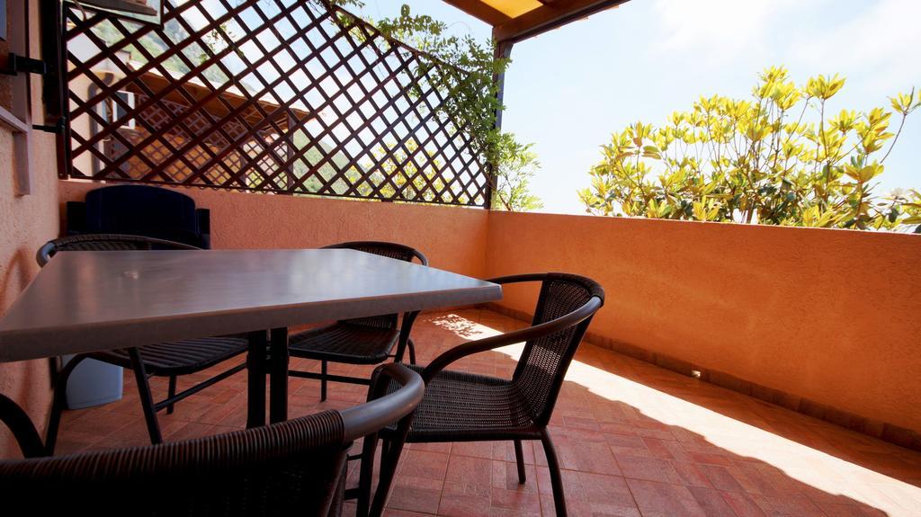 Apartmani Zona Sveti Stefan Esterno foto