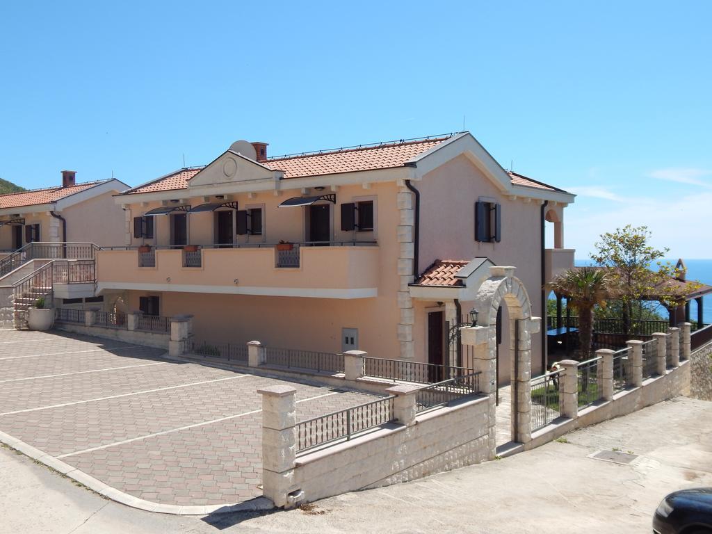 Apartmani Zona Sveti Stefan Esterno foto